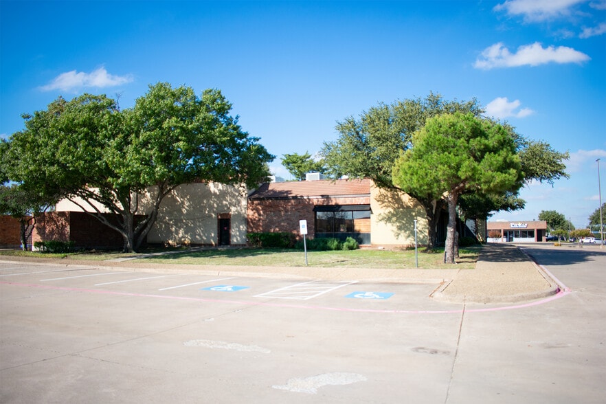 More Photos Of 1801 N Plano Rd, Richardson Specialty For Lease