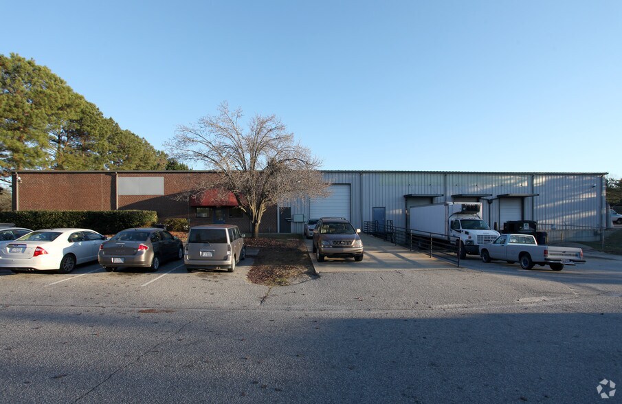 More Photos Of 3701 Conquest Dr, Garner Light Distribution For Lease