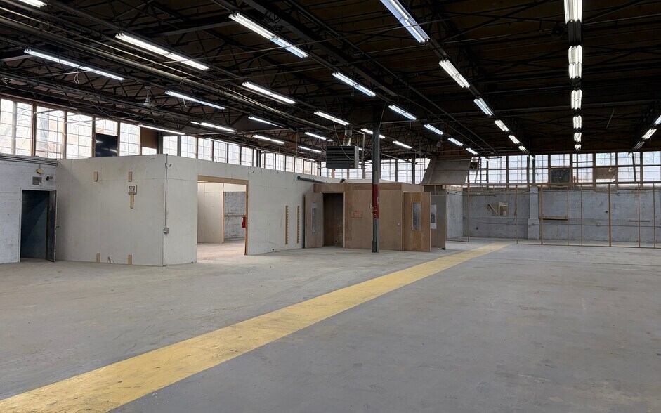 More Photos Of 150 N Macquesten Pky, Mount Vernon Warehouse For Lease