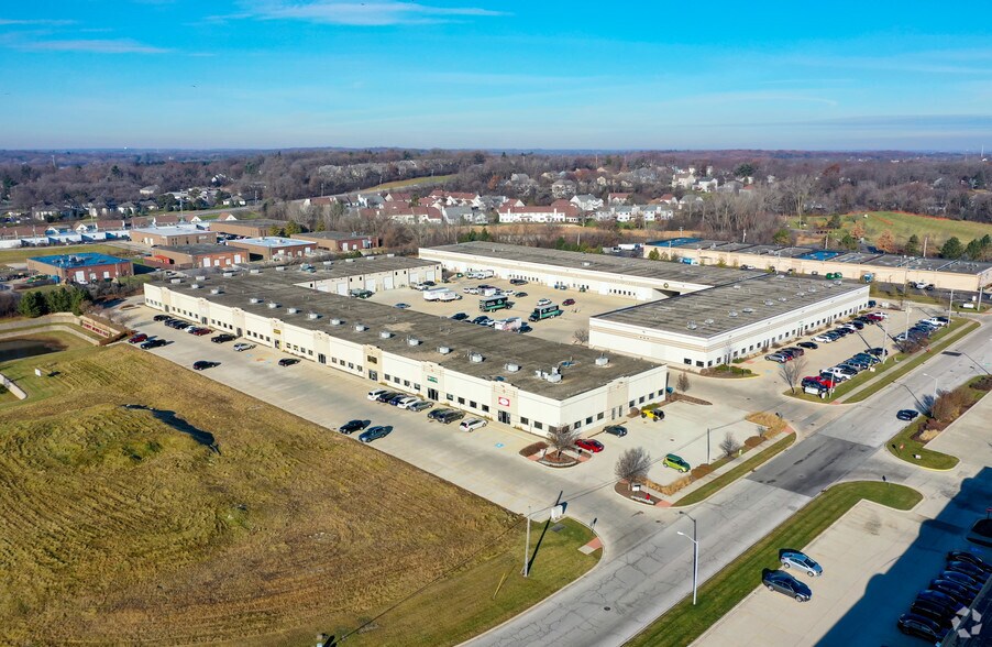 More Photos Of 731 N 17th St, St Charles Light Distribution For Lease