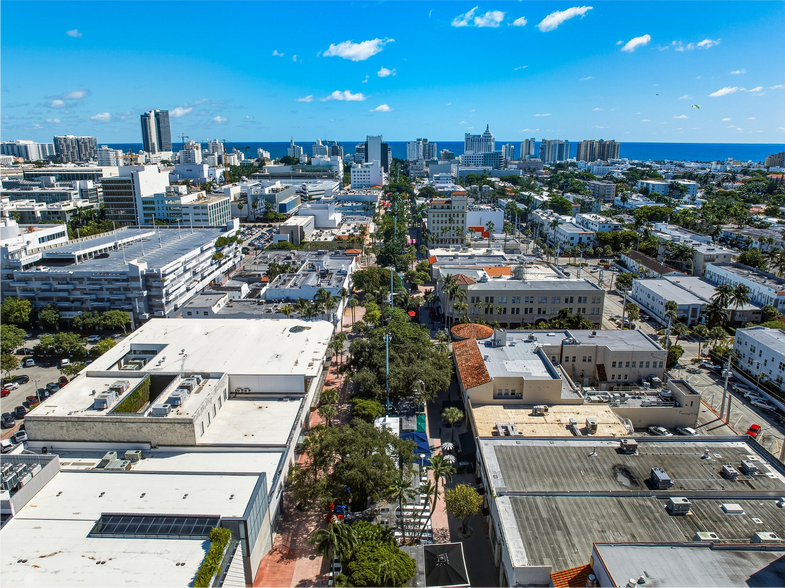 More Photos Of 525-533 Lincoln Rd, Miami Beach, Miami Beach Storefront For Lease