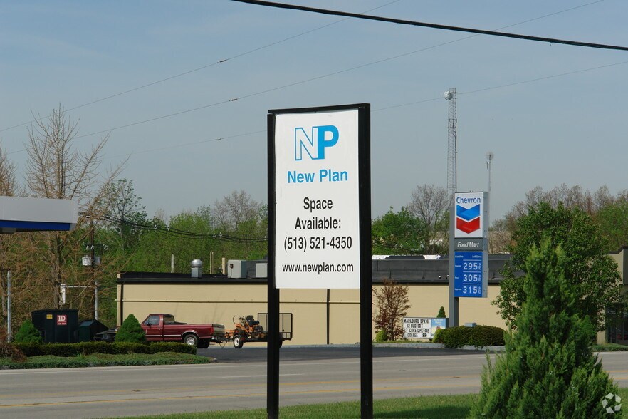 More Photos Of 12501 Shelbyville Rd, Louisville Unknown For Lease