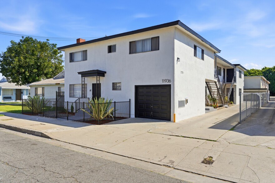 More Photos Of 11936 Grevillea Ave, Hawthorne Apartments For Sale