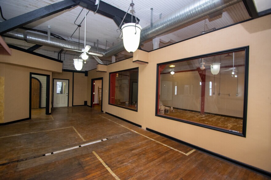 More Photos Of 300 4th St, Algoma Apartments For Sale