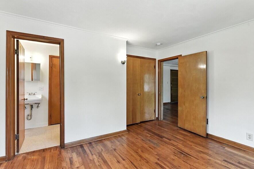 More Photos Of 817 N 48th St, Omaha Apartments For Sale