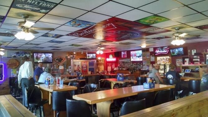 More Photos Of 14351 NE 78th St, Foley Restaurant For Sale