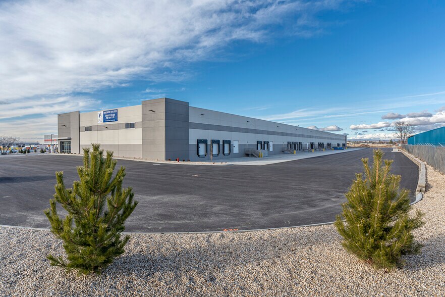 More Photos Of 2674 S. Fry St., Boise Distribution For Lease