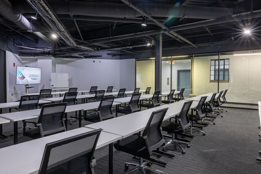 More Photos Of 606 Liberty Ave, Pittsburgh Coworking Space