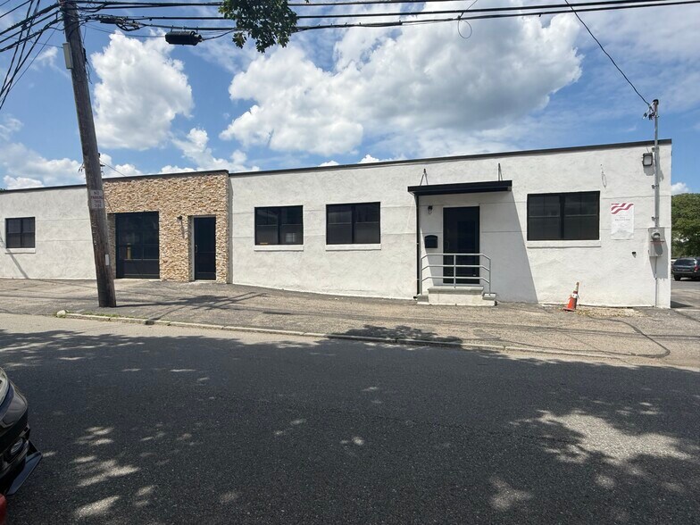 Primary Photo Of 70 Clematis Ave, Waltham Manufacturing For Lease