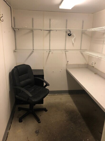 More Photos Of 711 Front St, Woonsocket Fast Food For Lease