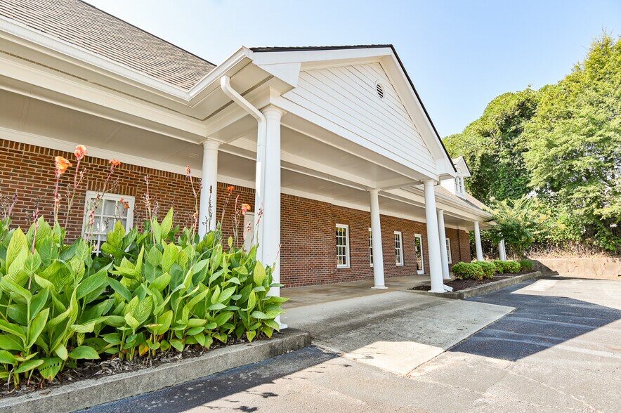 More Photos Of 4124 Highway 278 NE, Covington Office For Sale