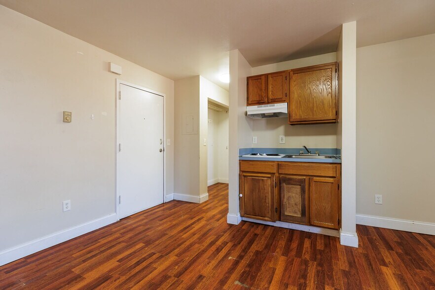 More Photos Of 140 Polk St, Watertown Apartments For Sale