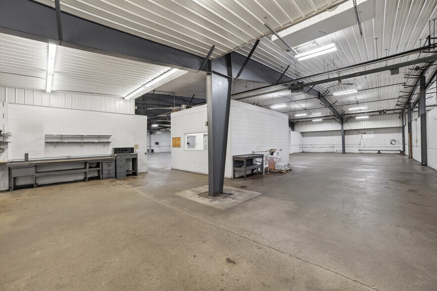 More Photos Of 3166 Muckle Rd, Central Lake Manufacturing For Lease