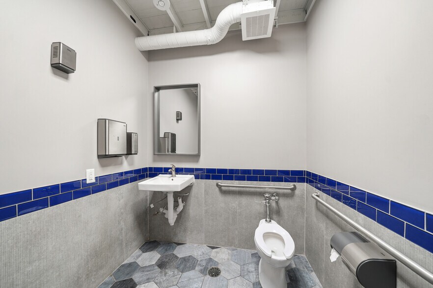 More Photos Of 4300 FM 2351 Rd, Friendswood Office For Lease