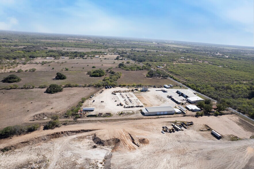 More Photos Of 14685 Old Frio City Rd, Lytle Warehouse For Sale