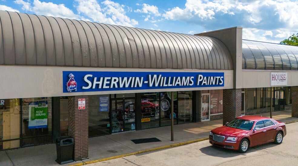 More Photos Of 602-606 Taywood Rd, Englewood Unknown For Lease
