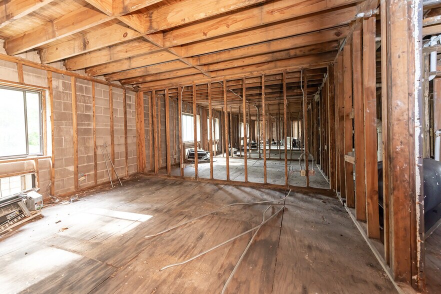 More Photos Of 6020 Shelby Oaks Dr, Memphis Hotel For Sale