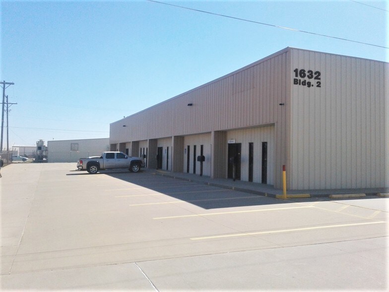 Primary Photo Of 1632 S West St, Wichita Warehouse For Lease