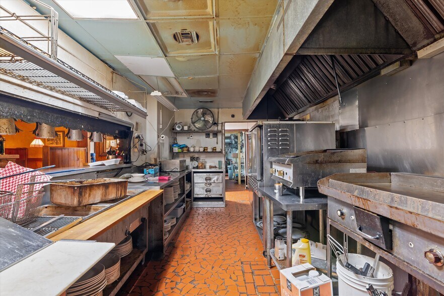 More Photos Of 3044 Deans Bridge Rd, Augusta Restaurant For Sale