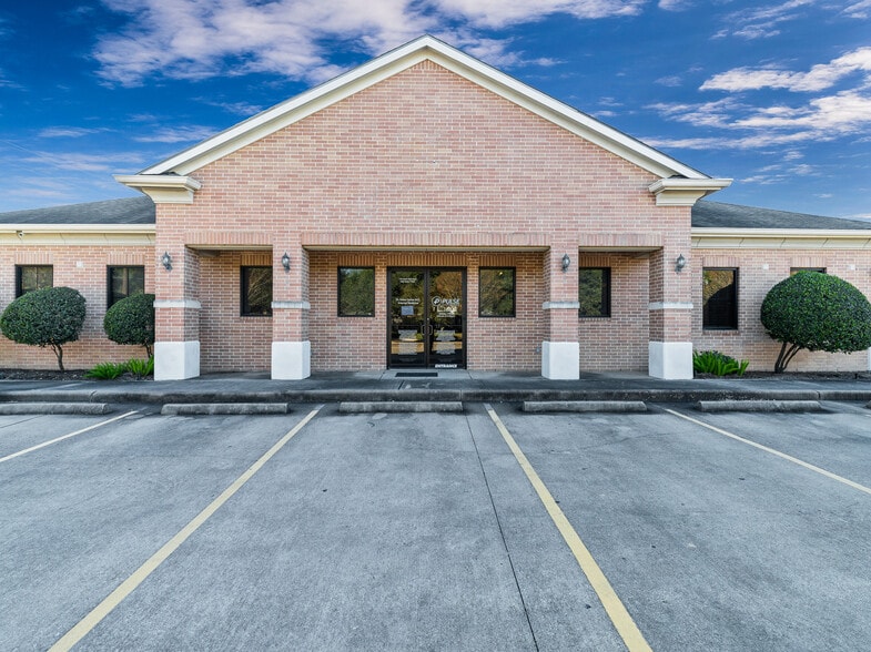 More Photos Of 714 S Peek Rd, Katy Medical For Lease