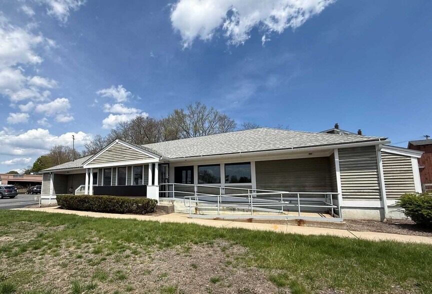More Photos Of 1 Park St, Ayer Freestanding For Sale