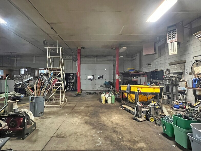 More Photos Of 2010 Schaper Ave, Erie Warehouse For Sale