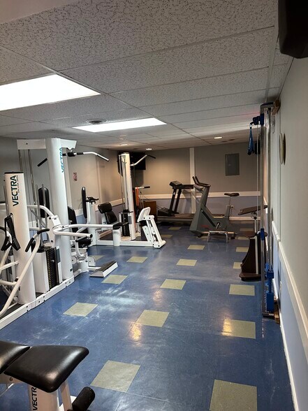 More Photos Of 12 Parmenter Rd, Londonderry Medical For Lease