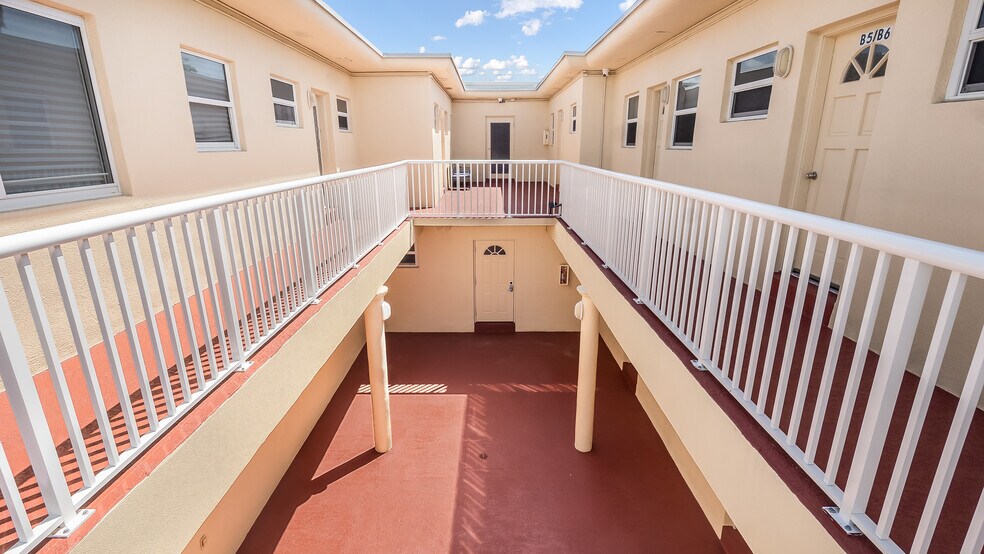 More Photos Of 505-513 S Ocean Dr, Hollywood Apartments For Sale