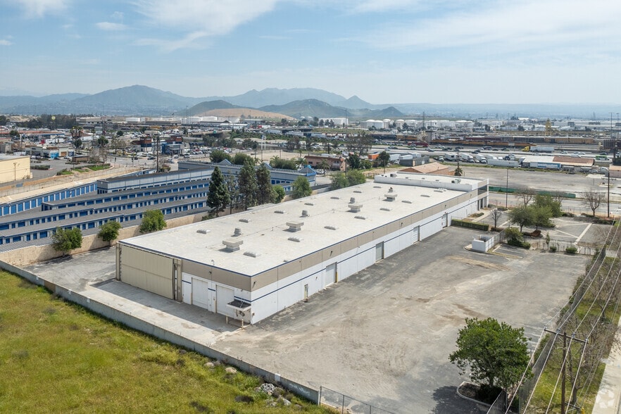 More Photos Of 280 W Valley Blvd, Rialto Warehouse For Lease