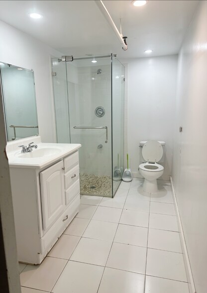 More Photos Of 216-220 19th St, Union City Industrial For Sale