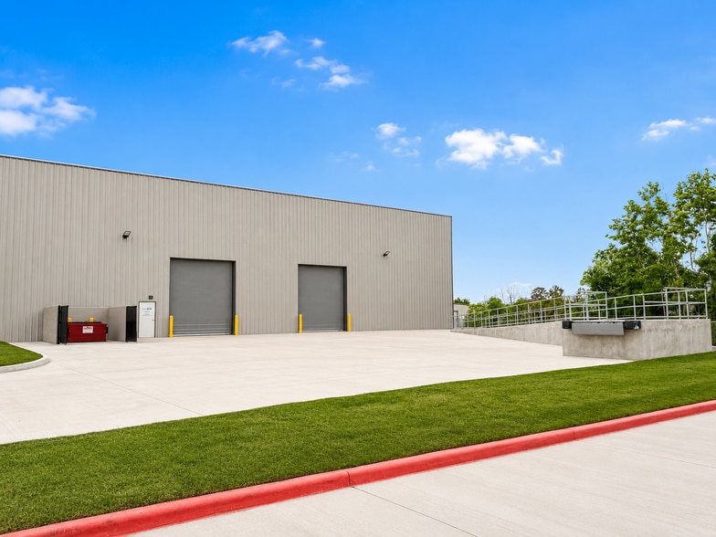 More Photos Of 11307 Boudreaux Rd, Tomball Warehouse For Lease