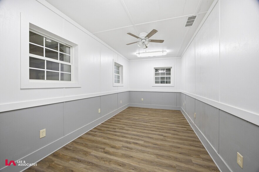 More Photos Of 1364 Candler Rd, Gainesville Truck Terminal For Lease