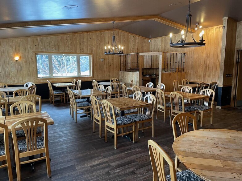 More Photos Of 10381 N Highway 51, Hurley Restaurant For Sale