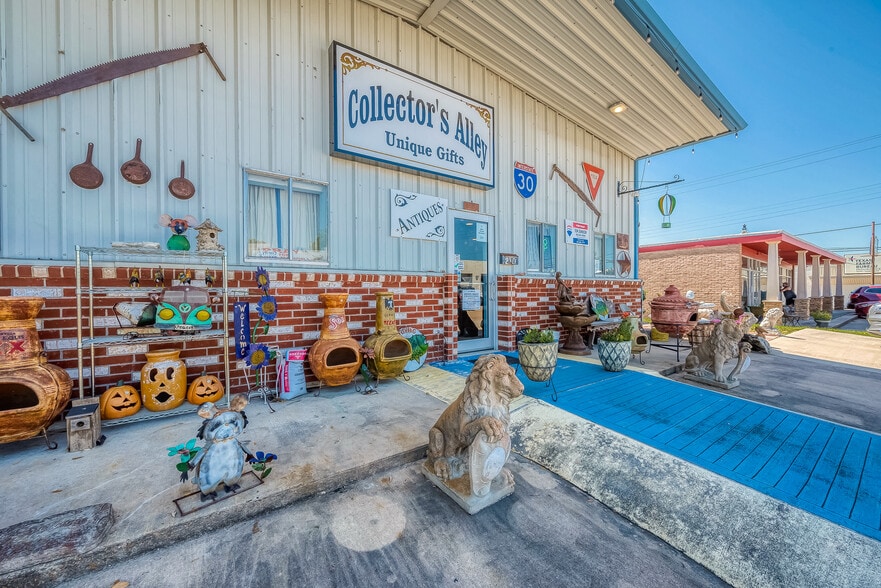 More Photos Of 210 N Houston, Wharton Freestanding For Sale