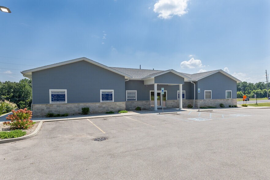 More Photos Of 2221 John Williams Blvd, Bedford Office For Sale