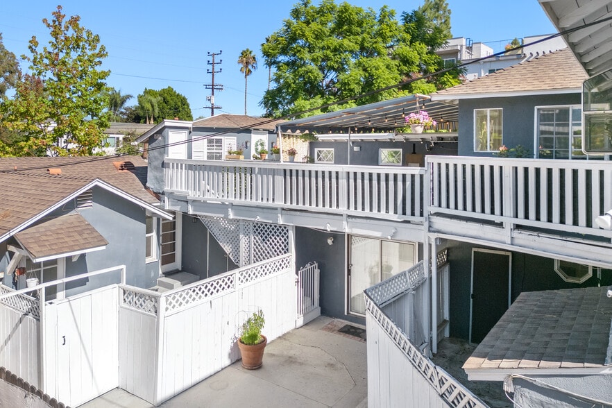 More Photos Of 12334 Moorpark St, Studio City Apartments For Sale