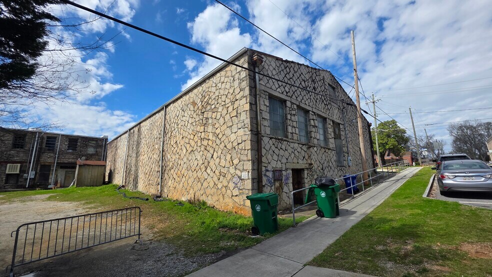 More Photos Of 5367 E Mountain St, Stone Mountain Freestanding For Lease