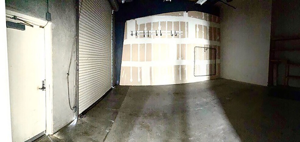 More Photos Of 77980 Wildcat Dr, Palm Desert Warehouse For Lease