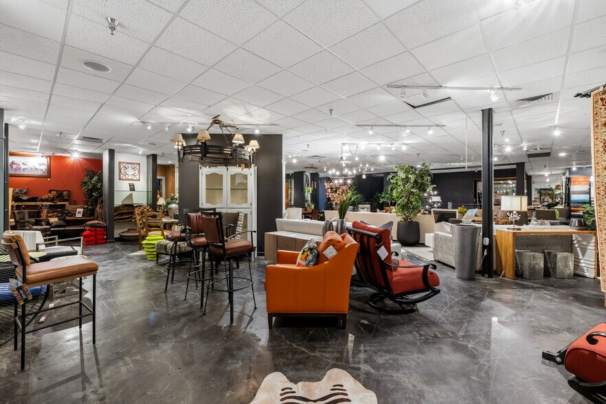 More Photos Of 475 S Broadway St, Denver Freestanding For Sale