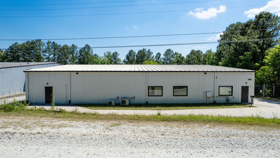 More Photos Of 2907 W Pettigrew St, Durham Warehouse For Lease