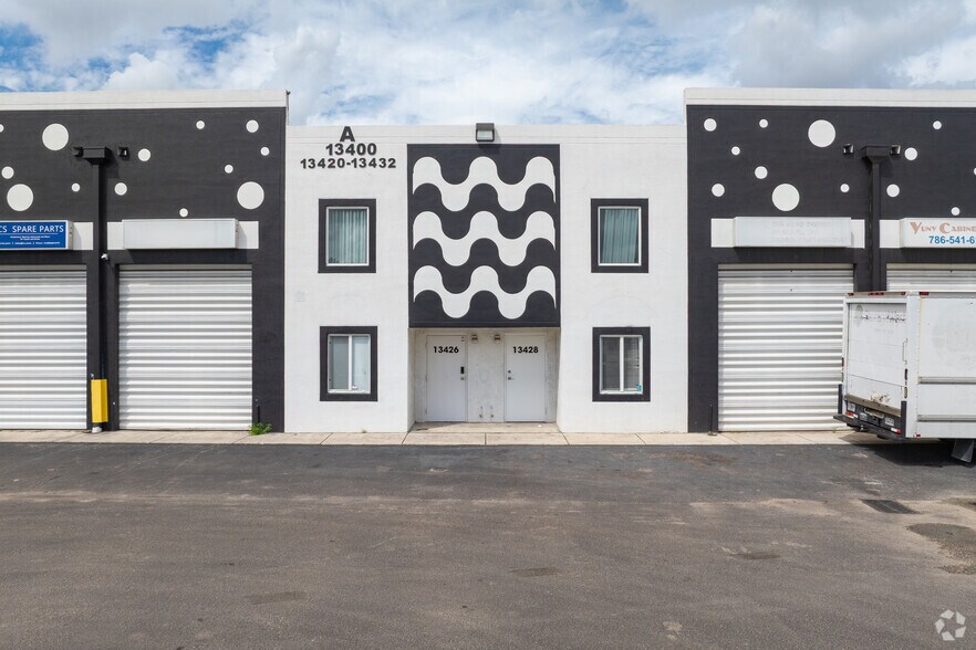 More Photos Of 13420-13432 NW 38th Ct, Opa-locka Warehouse For Lease