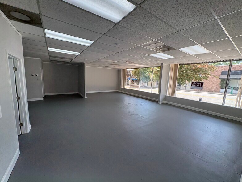 More Photos Of 11 E Doyle St, Toccoa General Retail For Lease