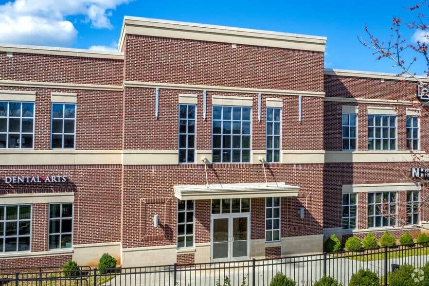 More Photos Of 9615 Kincey Ave, Huntersville Medical For Lease