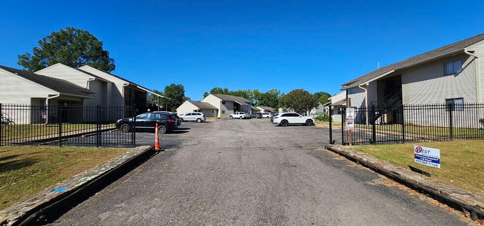 More Photos Of 401 N Cumberland Ave, Russellville Apartments For Sale