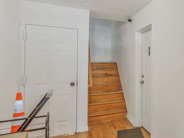 More Photos Of 8666 Midland Pky, Jamaica Multifamily For Sale