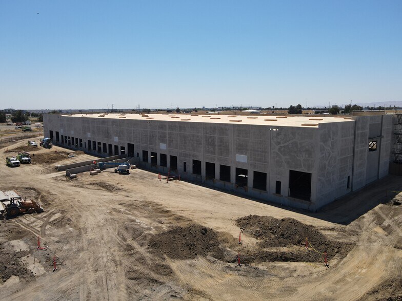 More Photos Of 9463 Arbor Ave, Tracy Distribution For Lease