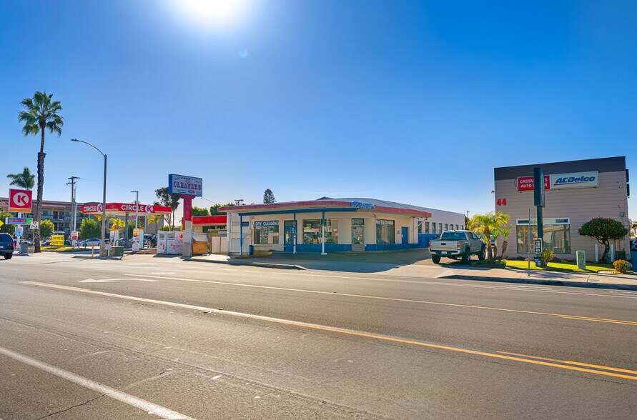 More Photos Of 46-48 Broadway, Chula Vista Freestanding For Sale