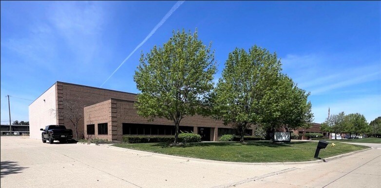 Primary Photo Of 44621 Morley Dr, Clinton Township Warehouse For Lease