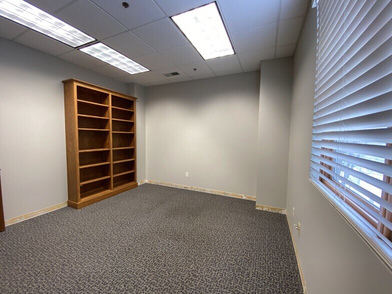 More Photos Of 2525 E Rosser Ave, Bismarck Office For Lease