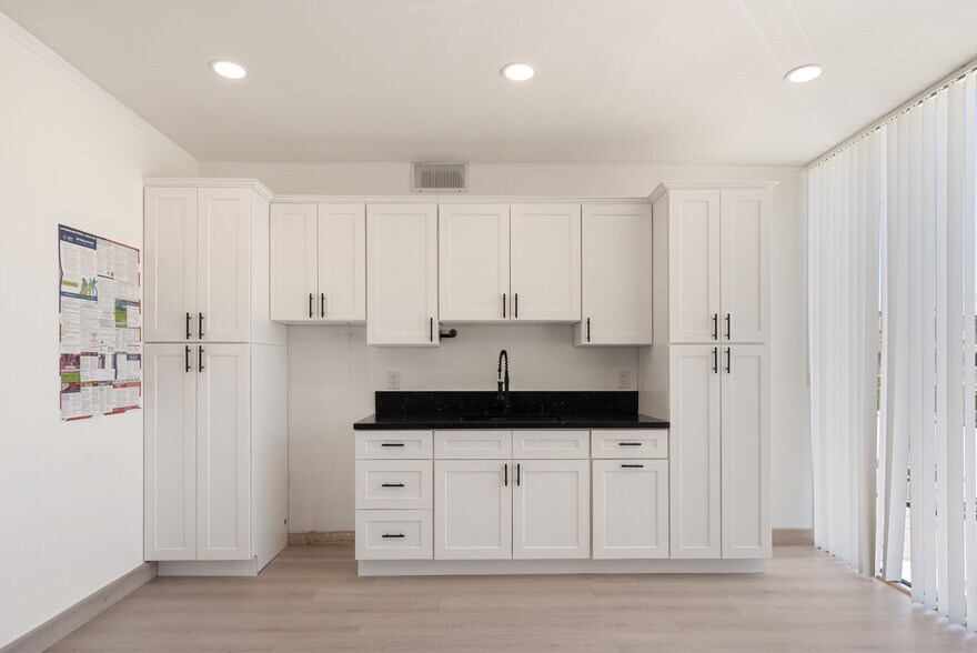 More Photos Of 618-620 W Route 66, Glendora Apartments For Sale